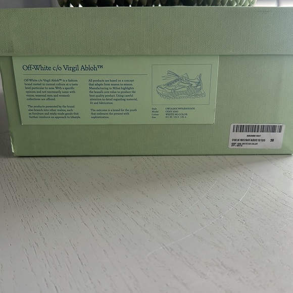 Off-White c/o Virgil Abloh - Picture 7 of 8